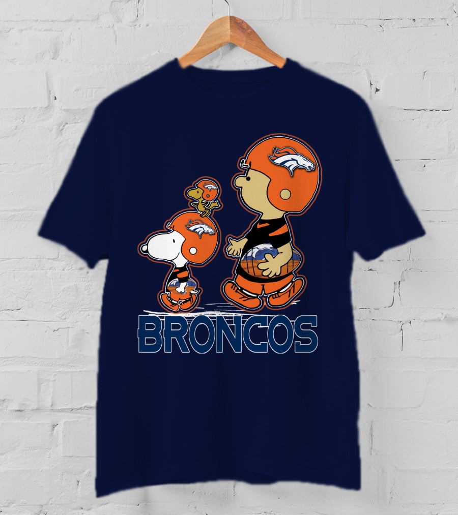 Snpfootball Denver Broncos Peanuts Characters Helmet T-Shirt