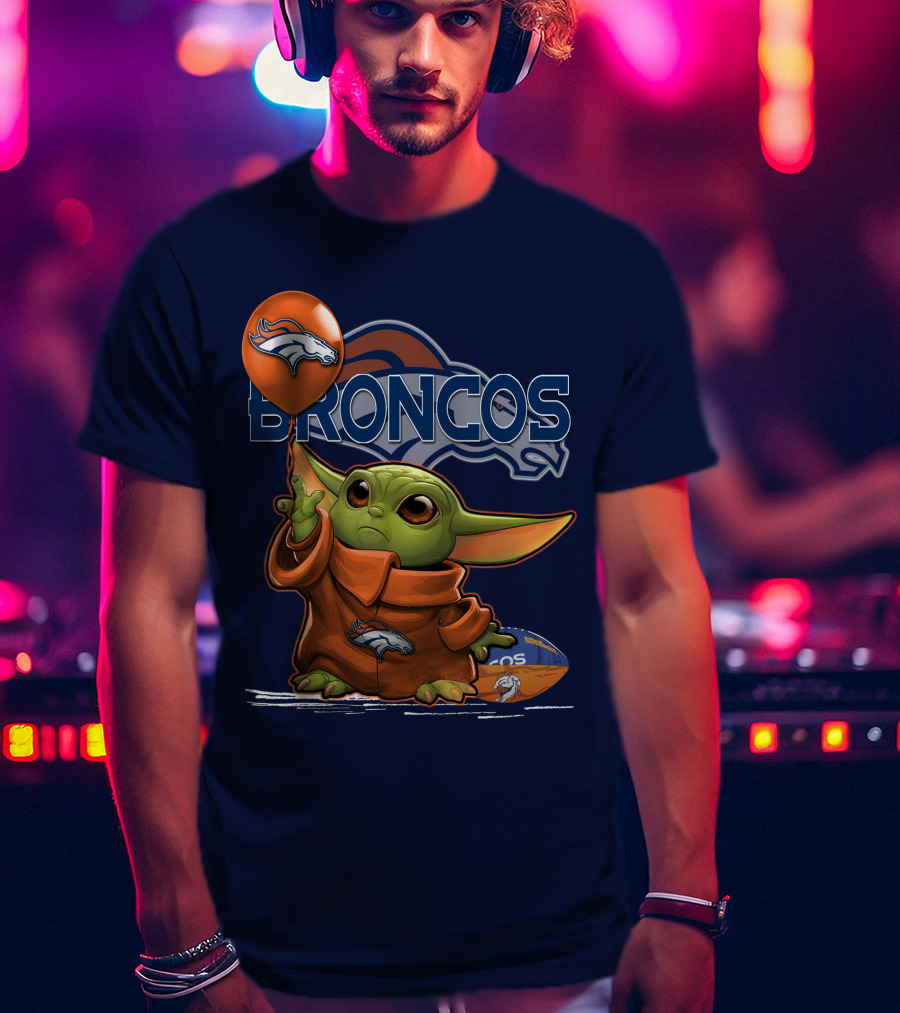 Yoda V1 Denver Broncos Alien Holding Balloon And Football T-Shirt
