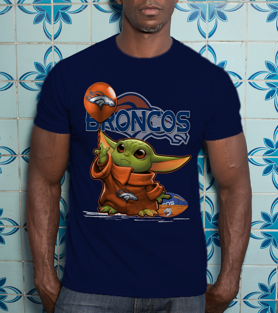 Yoda V1 Denver Broncos Alien Holding Balloon And Football T-Shirt