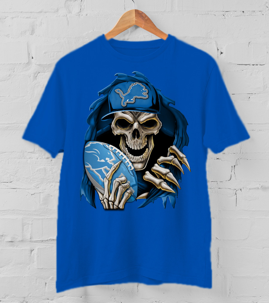 Skullbong Detroit Lions Skeleton Holding Football In Detroit Lions Cap T-Shirt
