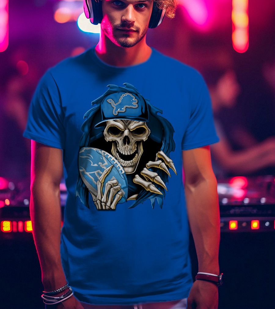 Skullbong Detroit Lions Skeleton Holding Football In Detroit Lions Cap T-Shirt
