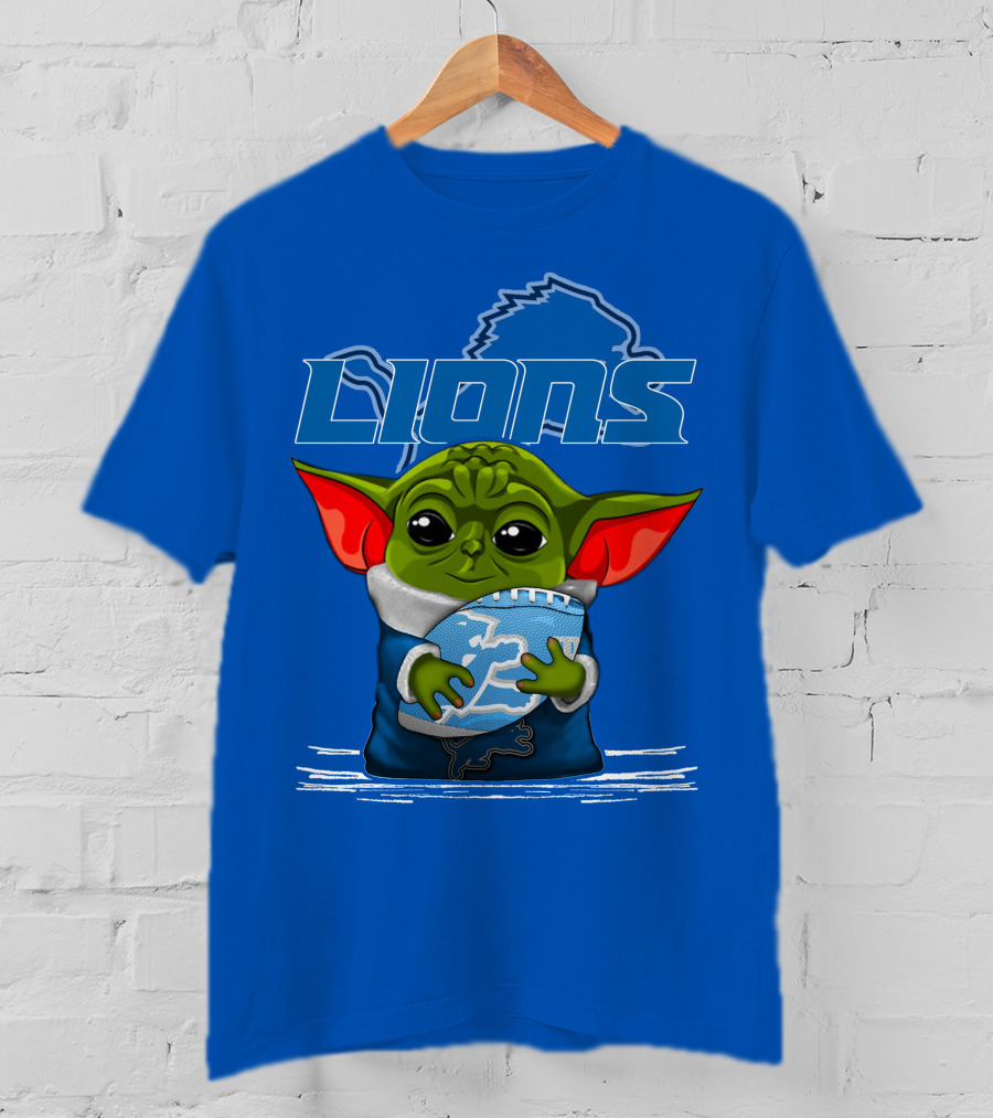 Yoda Holding Football DETROIT LIONS T-Shirt