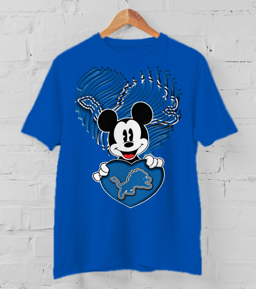 Mick Holding Heart Detroit Lions T-Shirt