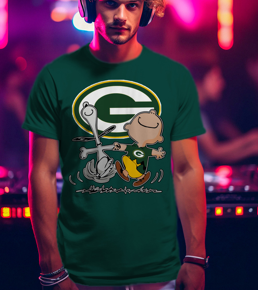 Green Bay Packers Snoopy Charlie Brown Fan Celebration T-Shirt