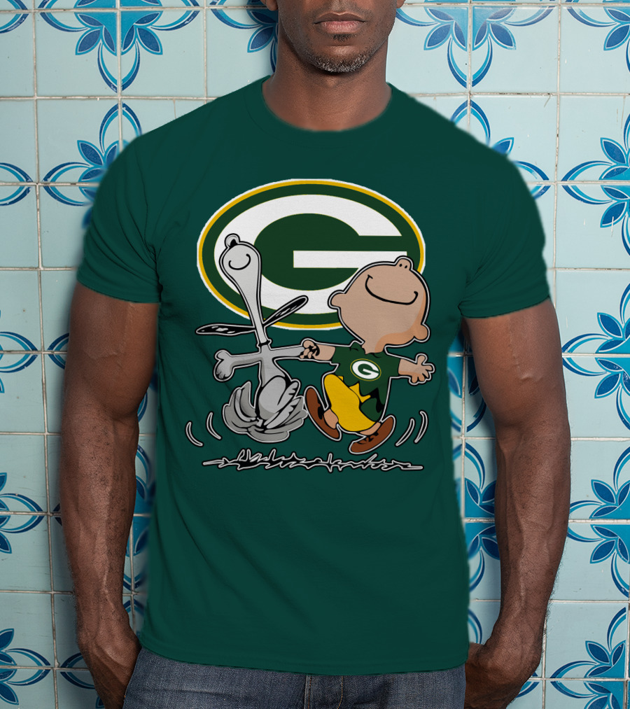 Green Bay Packers Snoopy Charlie Brown Fan Celebration T-Shirt