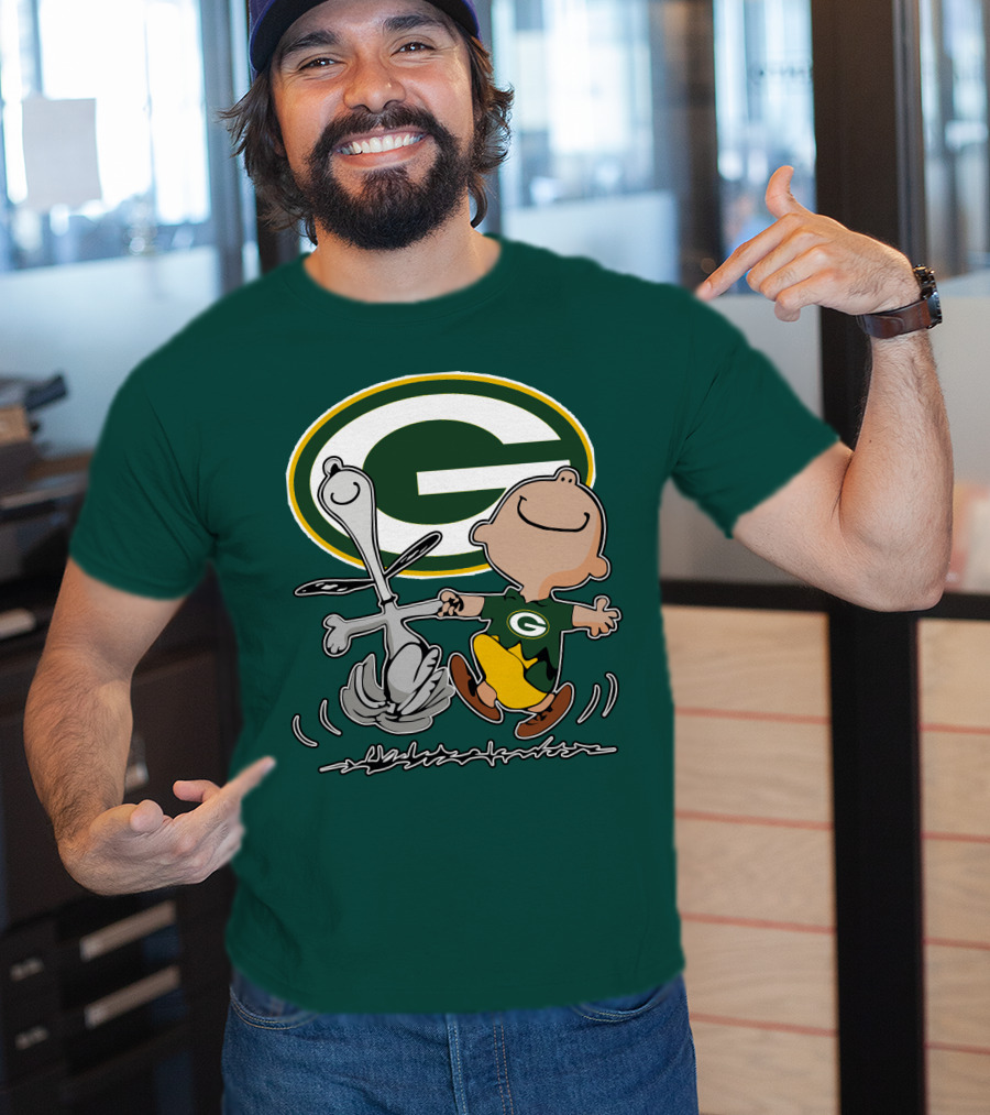 Green Bay Packers Snoopy Charlie Brown Fan Celebration T-Shirt