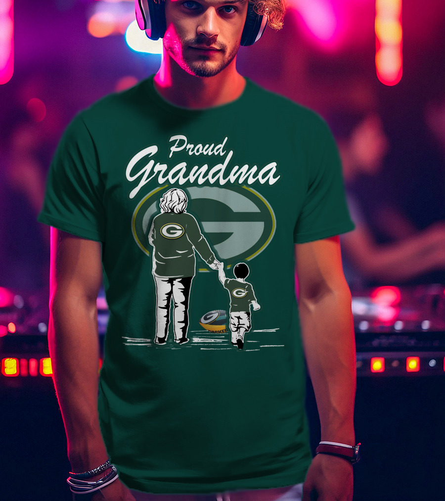 Proud Grandma Green Bay Packers Family Logo Scene T-Shirt