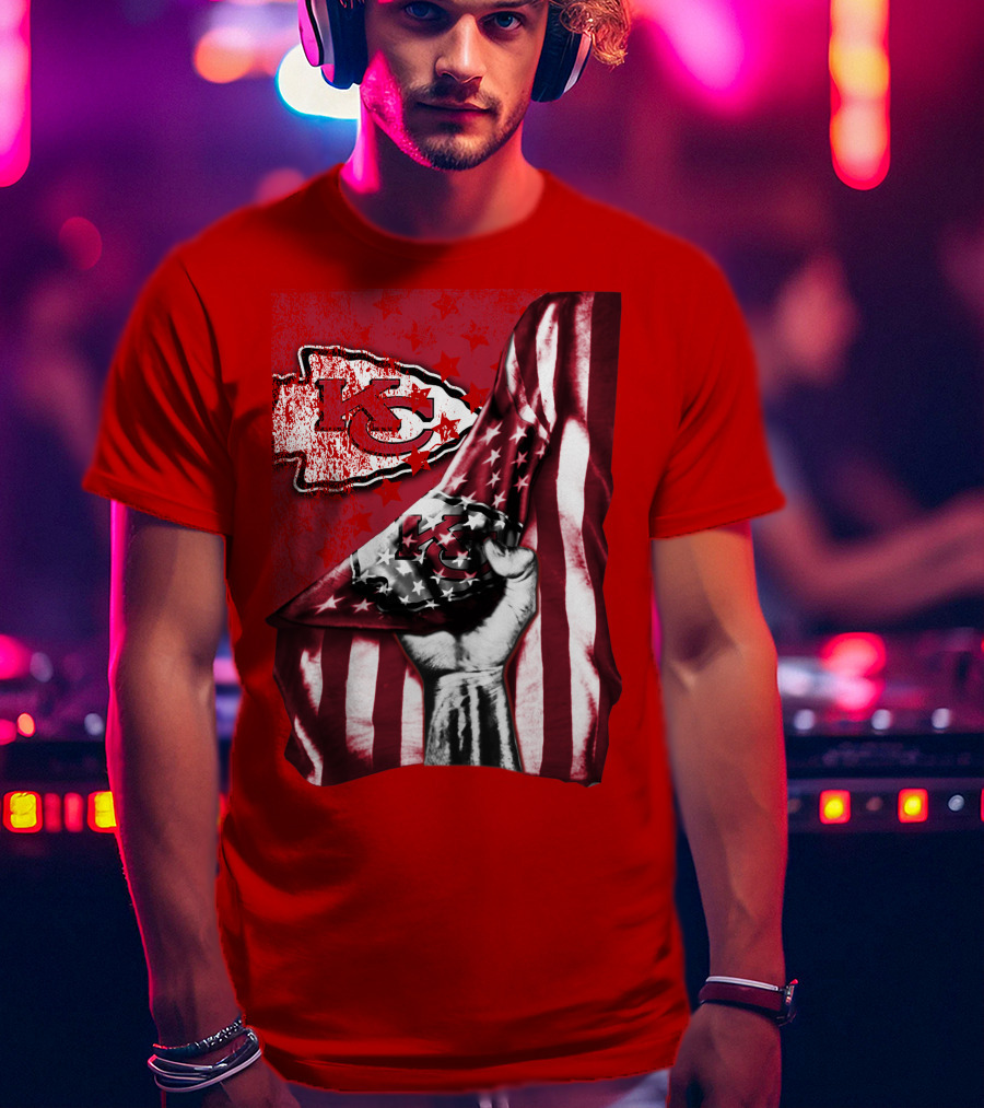 Kansas City Chiefs Arrowhead With American Flag Motif T-Shirt