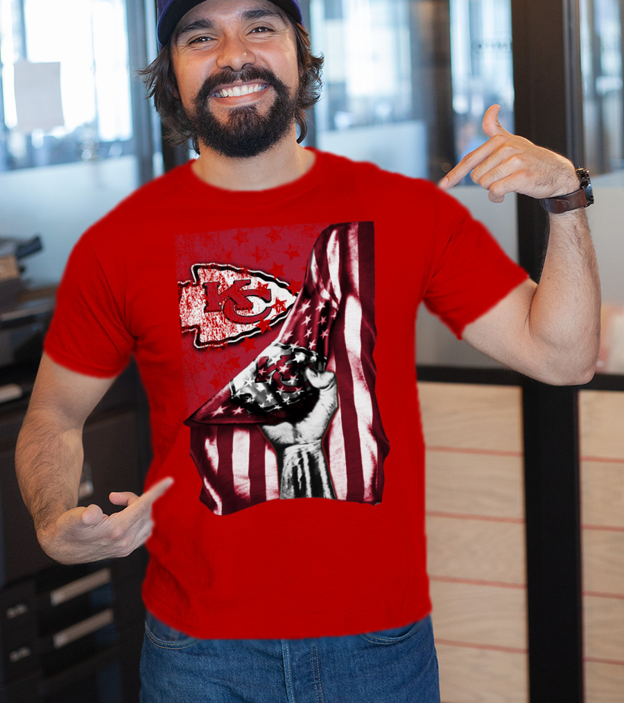 Kansas City Chiefs Arrowhead With American Flag Motif T-Shirt