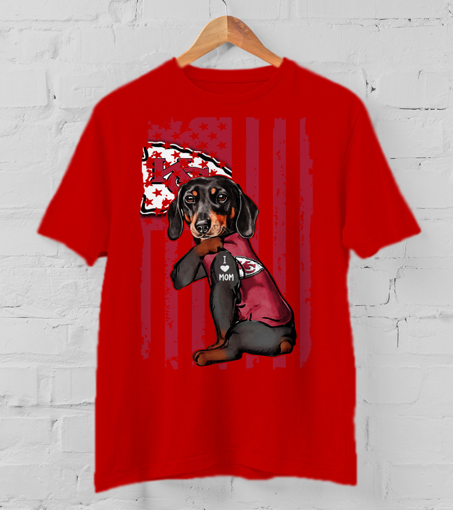 Dachshund I Love Mom Kansas City Chiefs Fan Flag T-Shirt