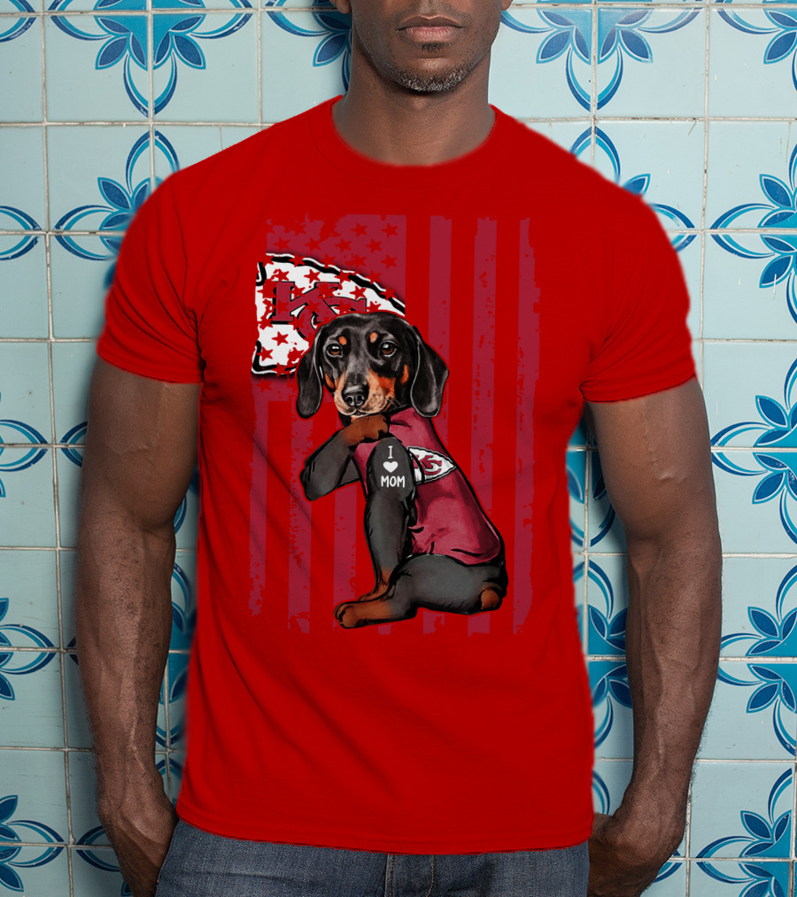 Dachshund I Love Mom Kansas City Chiefs Fan Flag T-Shirt