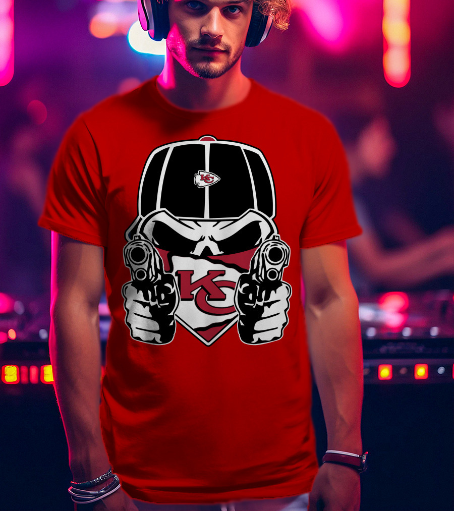 Kansas City Chiefs Bold Skull Logo Showdown T-Shirt