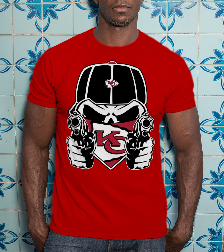 Kansas City Chiefs Bold Skull Logo Showdown T-Shirt