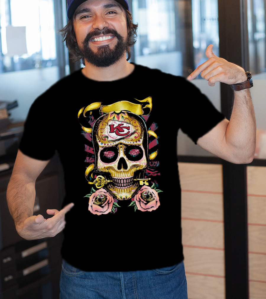 Kansas City Chiefs 79 Skull Key Roses T-Shirt