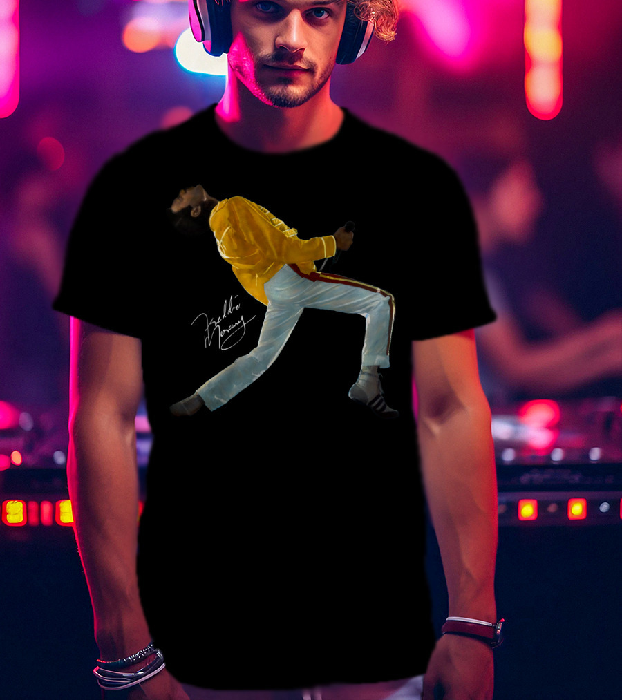 Freddie Mercury Wembley Yellow Jacket Live Pose T-Shirt
