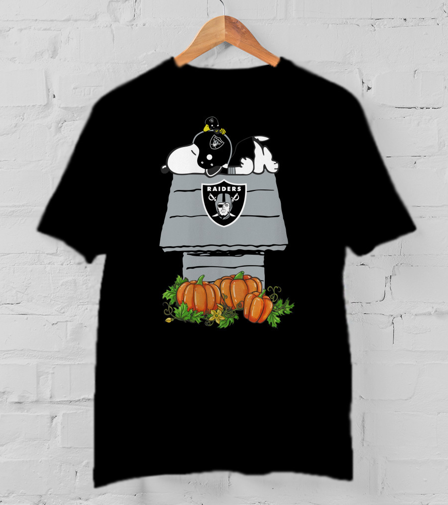 Oakland Raiders Snoopy Doghouse With Helmet And Pumpkins T-Shirt