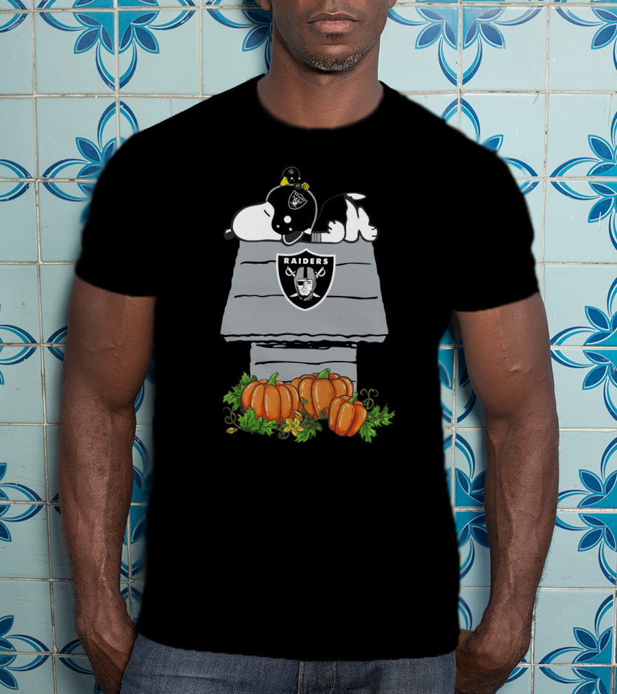Oakland Raiders Snoopy Doghouse With Helmet And Pumpkins T-Shirt