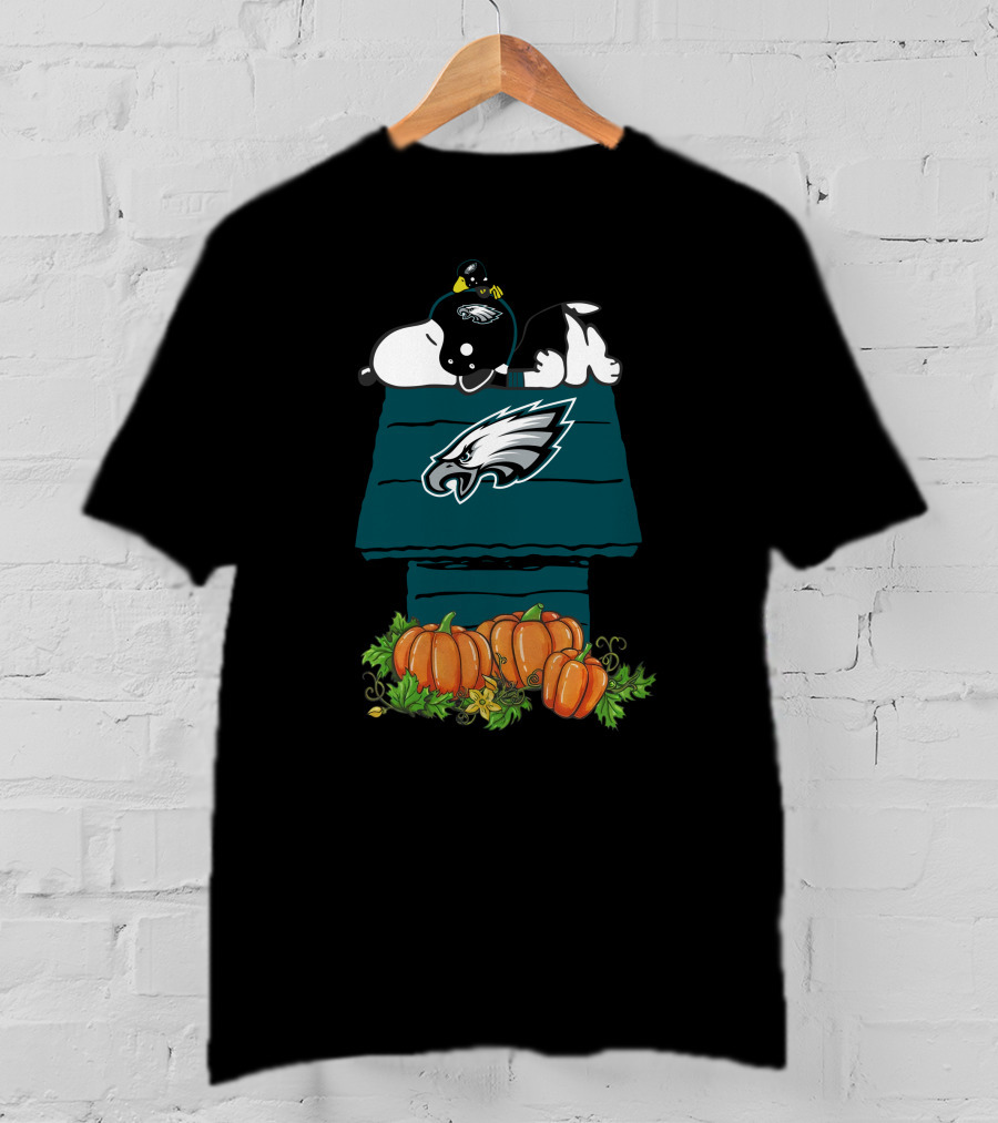 Philadelphia Eagles Snoopy Pumpkin Doghouse T-Shirt