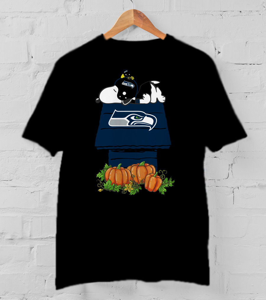 Seattle Seahawks Snoopy Doghouse Halloween Pumpkins T-Shirt