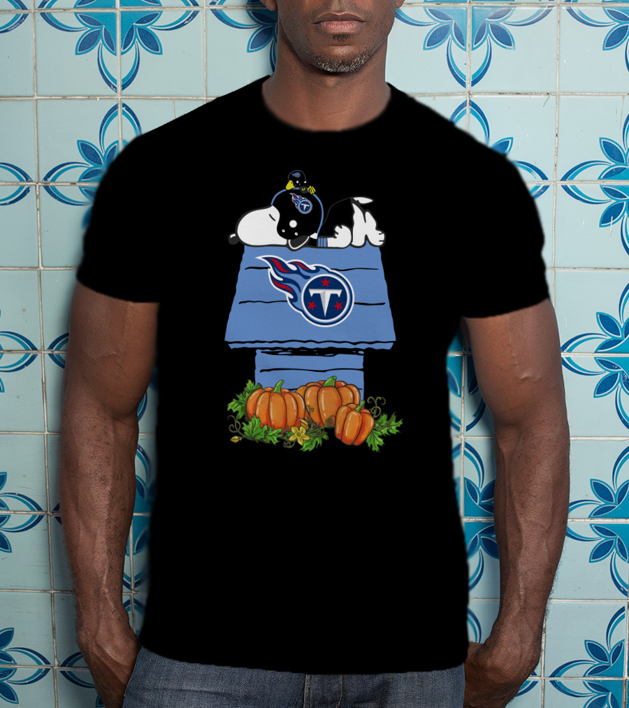 Tennessee Titans Snoopy Pumpkin Halloween Doghouse T-Shirt
