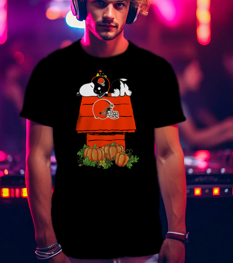 Cleveland Browns Snoopy Pumpkin Halloween Football Doghouse T-Shirt