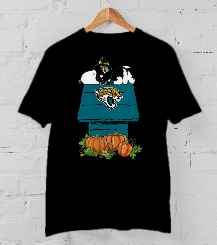 Jacksonville Jaguars Snoopy Pumpkin Halloween Peanuts NFL Football T-Shirt