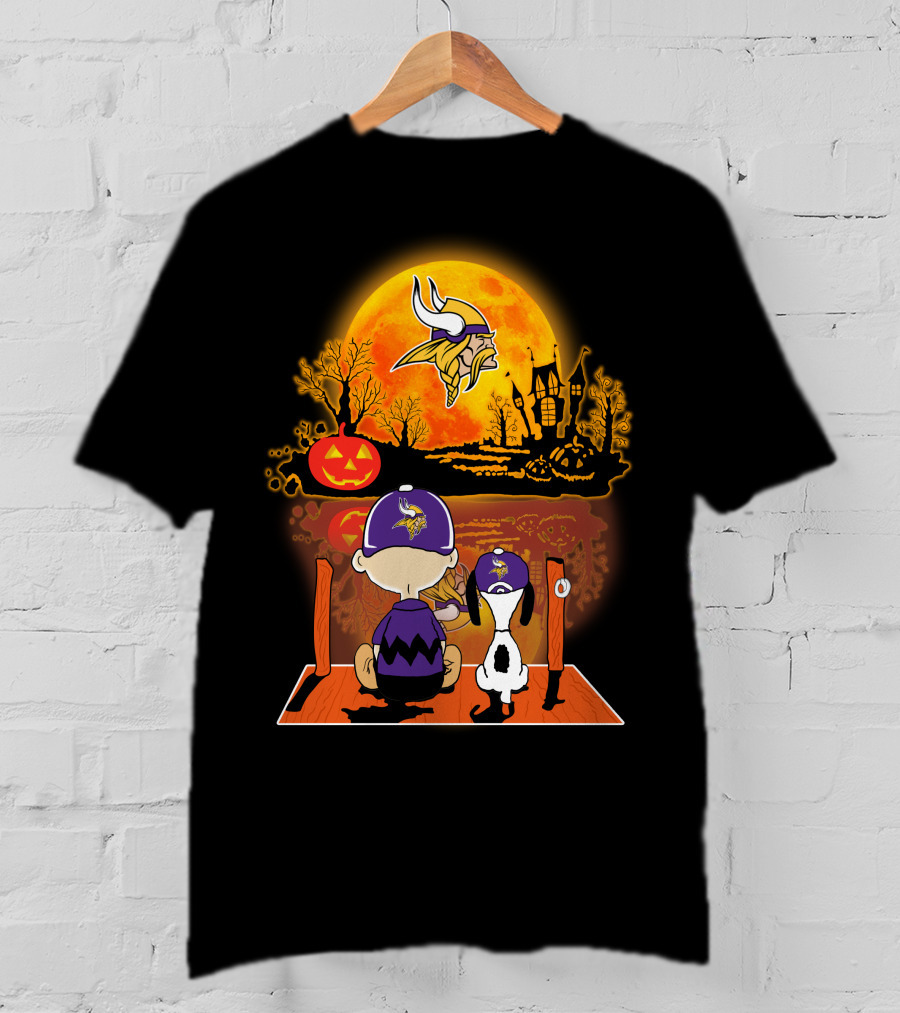 Minnesota Vikings Snoopy And Charlie Brown Halloween Pumpkin Moon T-Shirt