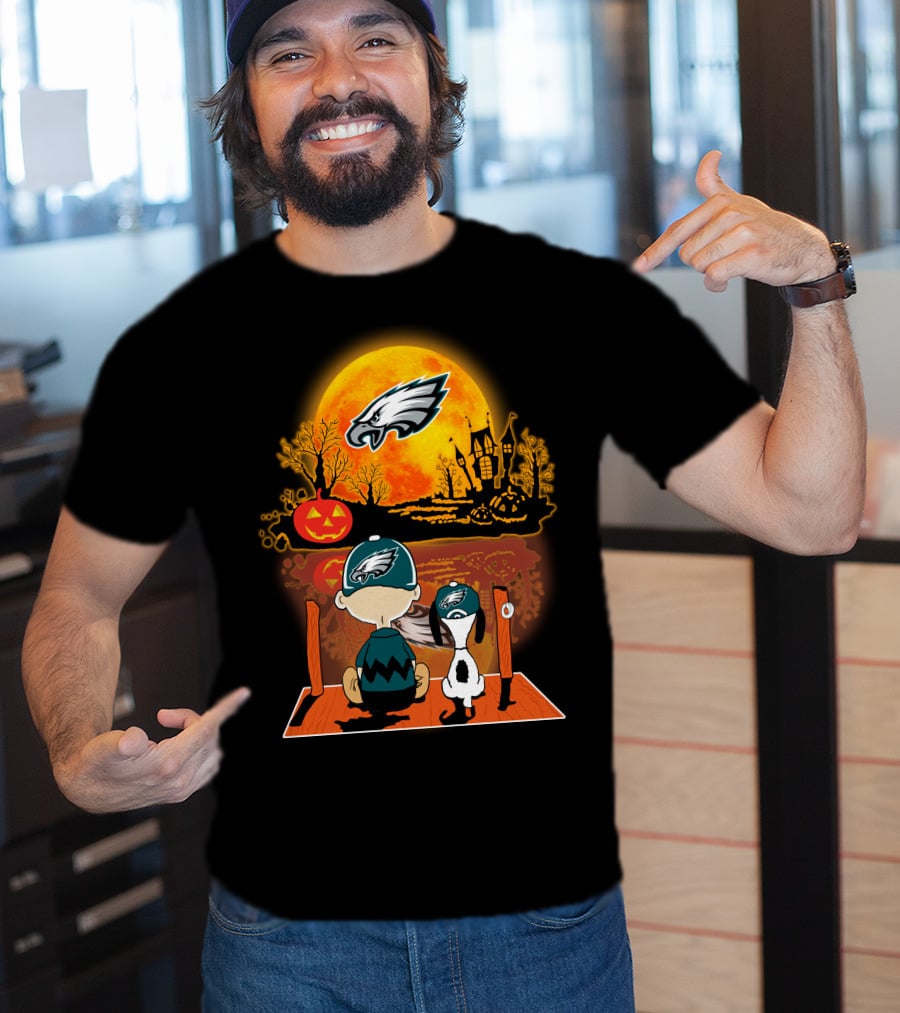Philadelphia Eagles Snoopy Charlie Brown Halloween Pumpkin Moon T-Shirt