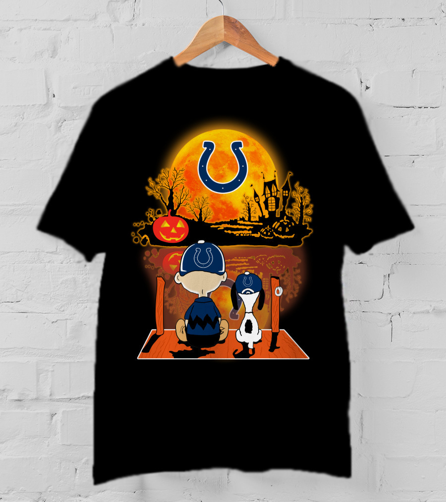 Indianapolis Colts Snoopy And Charlie Brown Halloween Pumpkin Night Scene T-Shirt