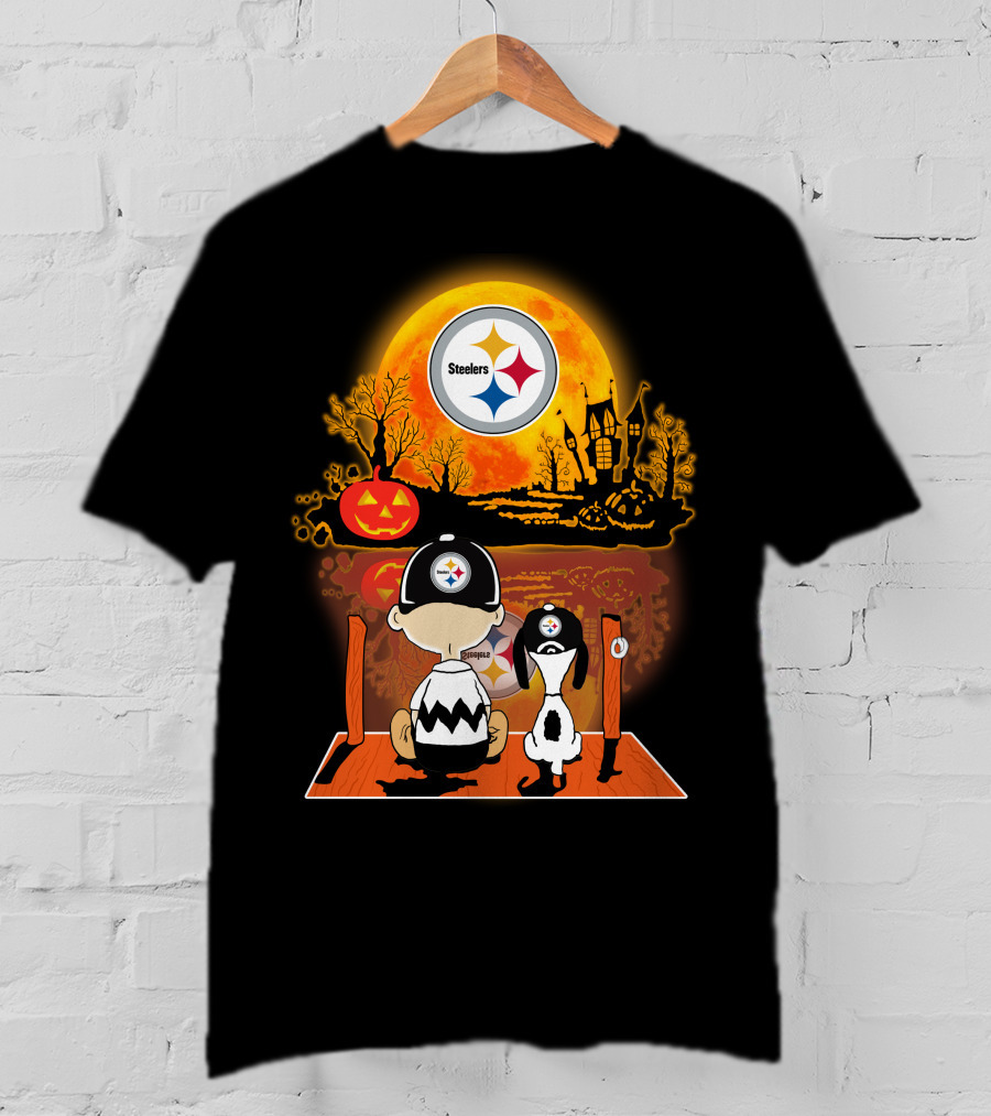 Pittsburgh Steelers Snoopy Charlie Brown Halloween Pumpkin Moon House T-Shirt