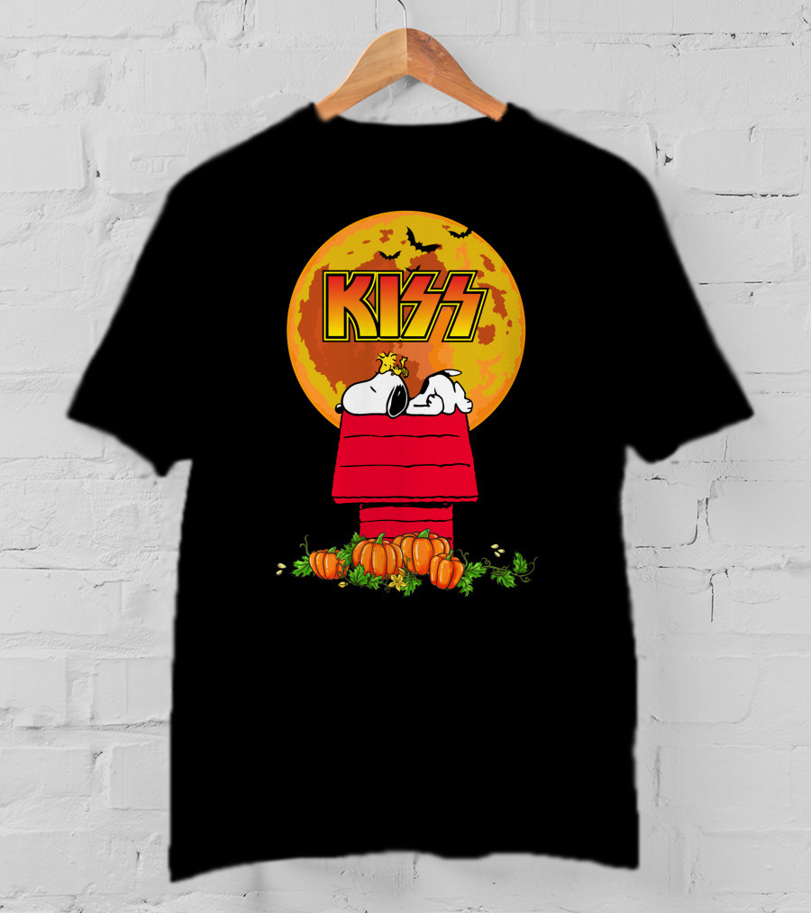 KISS Snoopy Halloween Pumpkin Moon Scene T-Shirt