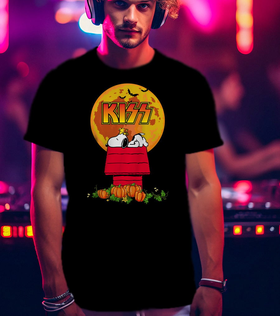 KISS Snoopy Halloween Pumpkin Moon Scene T-Shirt