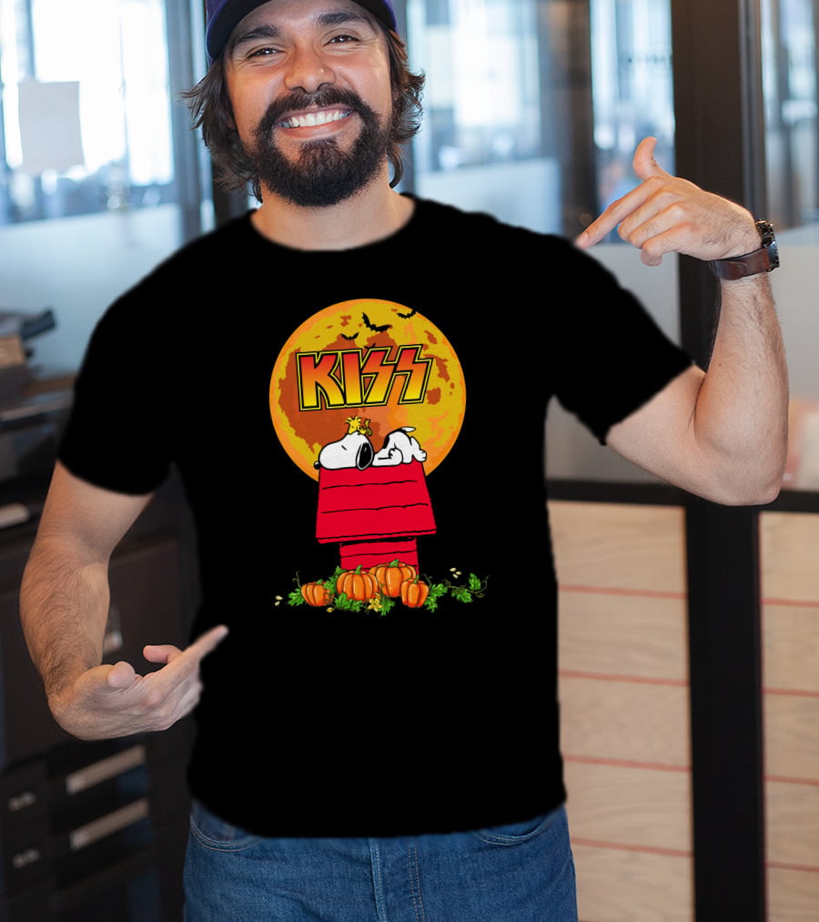 KISS Snoopy Halloween Pumpkin Moon Scene T-Shirt