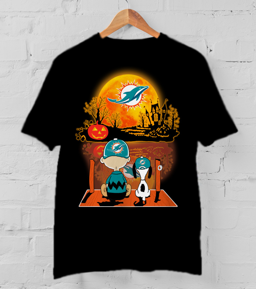 Miami Dolphins Snoopy And Charlie Brown Halloween Pumpkin Moon T-Shirt