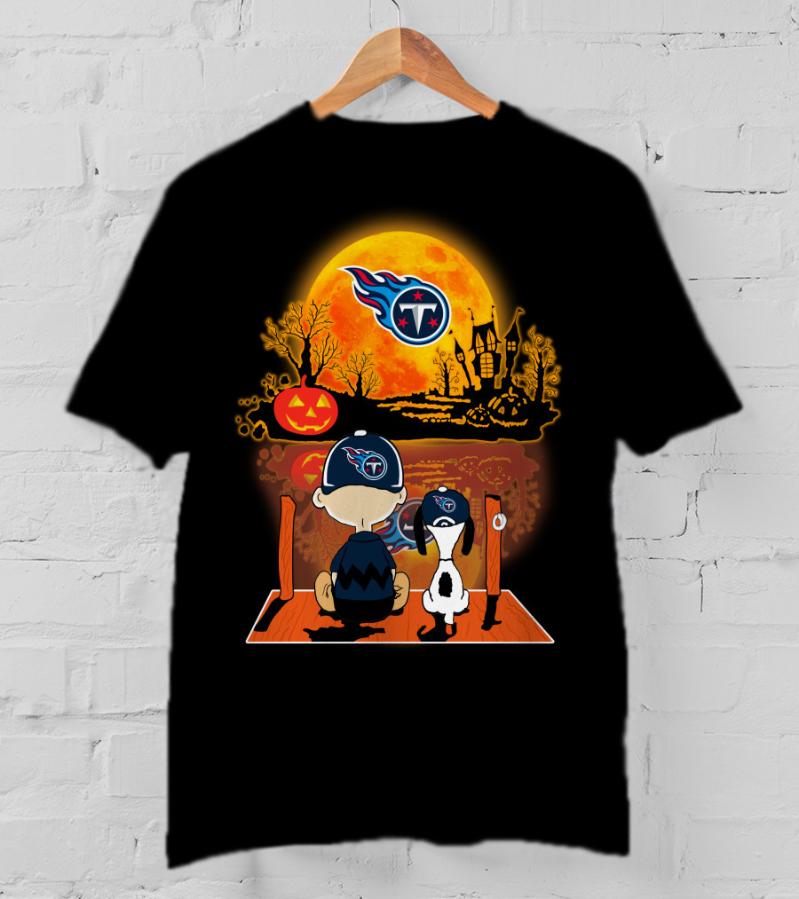 Tennessee Titans Snoopy And Charlie Brown Halloween Pumpkin Moon T-Shirt
