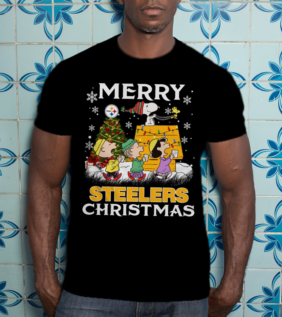 Merry Christmas Steelers Snoopy Peanuts Characters Weihnachten T-Shirt