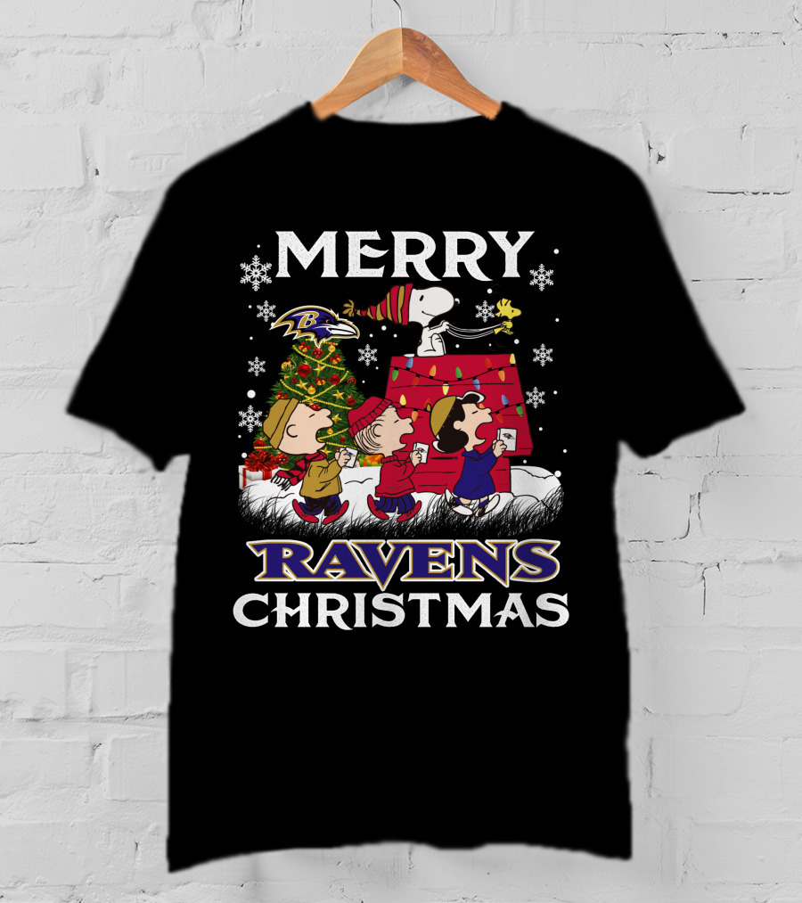 Baltimore Ravens Snoopy Merry Christmas Peanuts Lucy Linus Woodstock T-Shirt