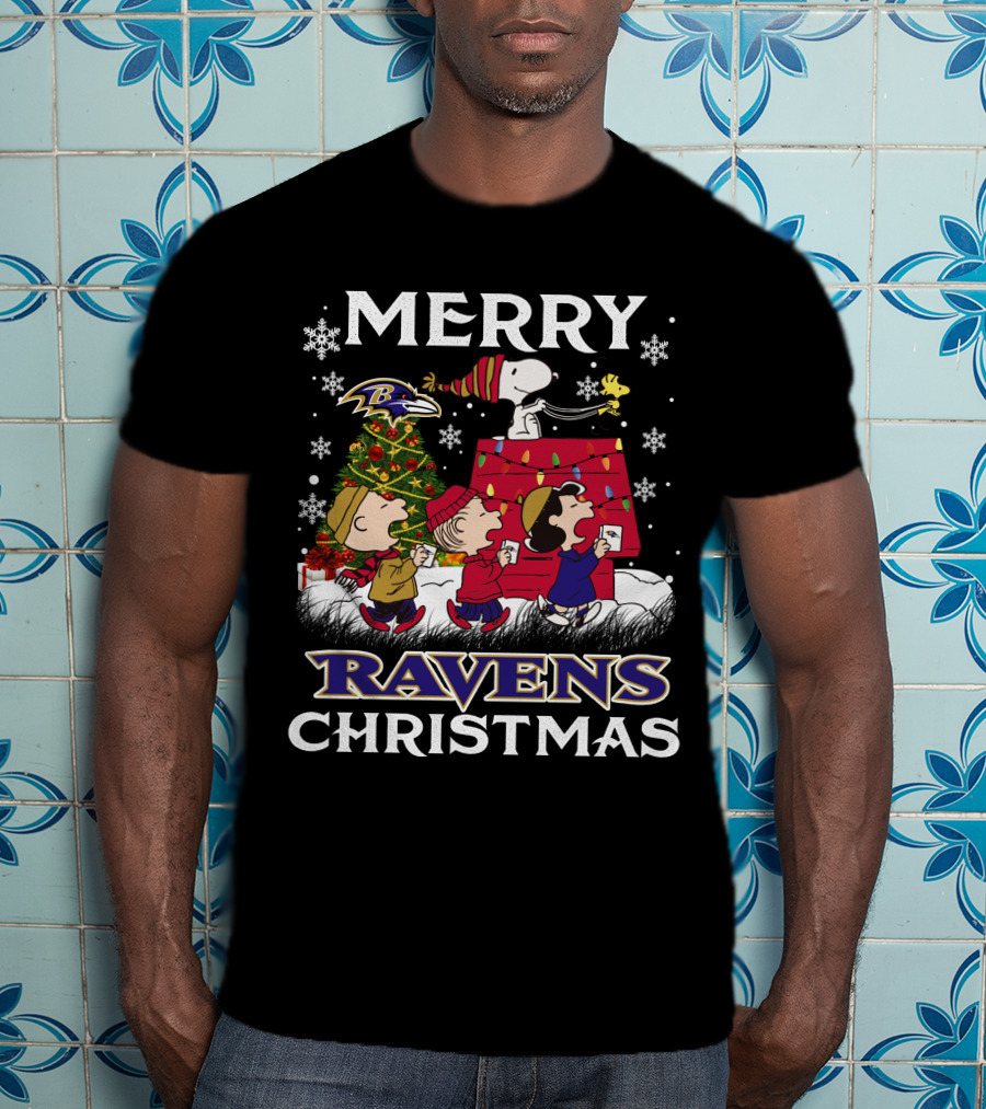 Baltimore Ravens Snoopy Merry Christmas Peanuts Lucy Linus Woodstock T-Shirt