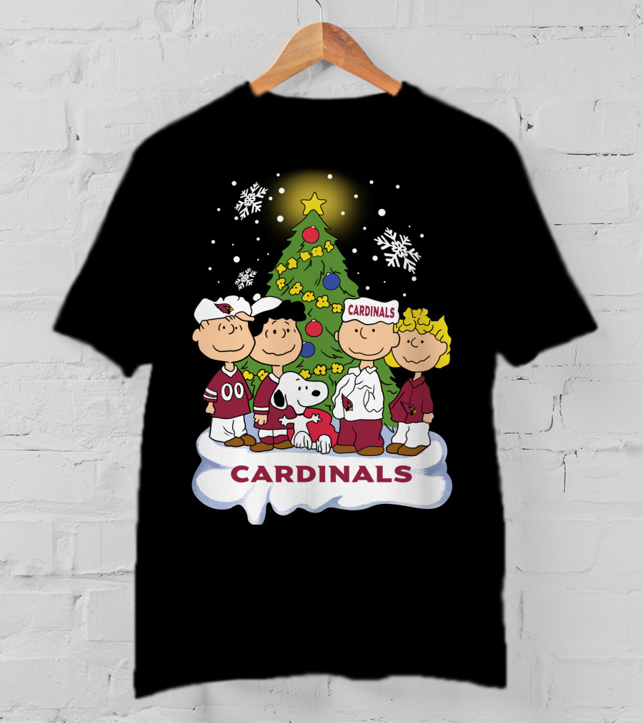 Snoopy Cardinals Christmas Peanuts Gang T-Shirt
