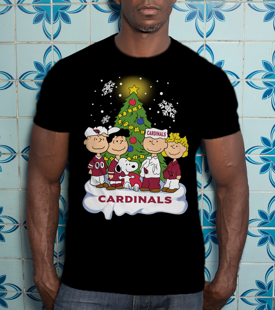Snoopy Cardinals Christmas Peanuts Gang T-Shirt