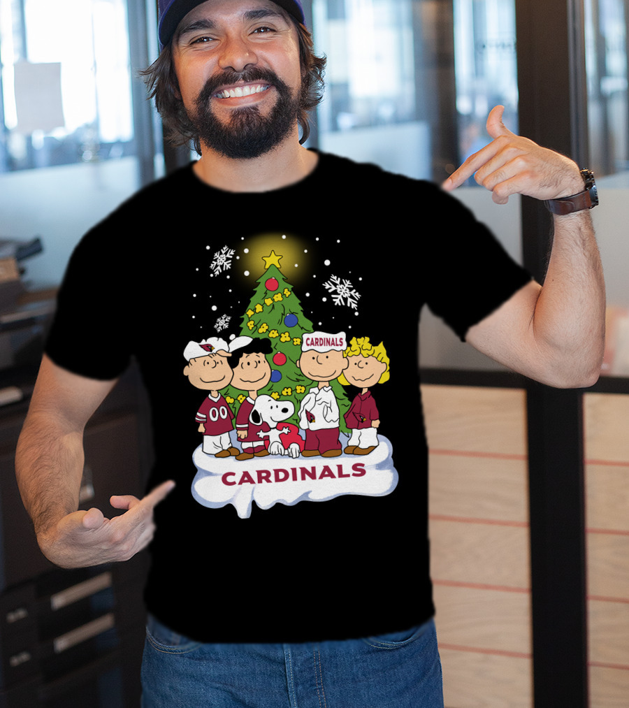 Snoopy Cardinals Christmas Peanuts Gang T-Shirt