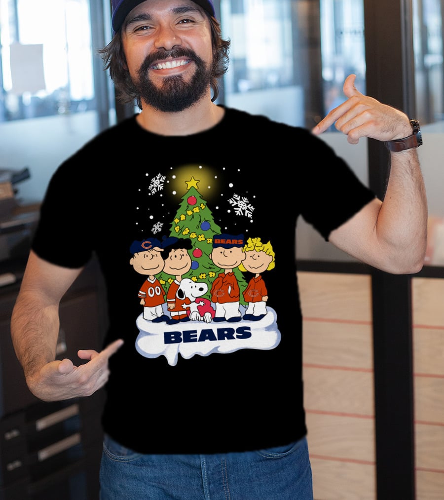 Peanuts Christmas Chicago Bears Snoopy Winter Scene T-Shirt
