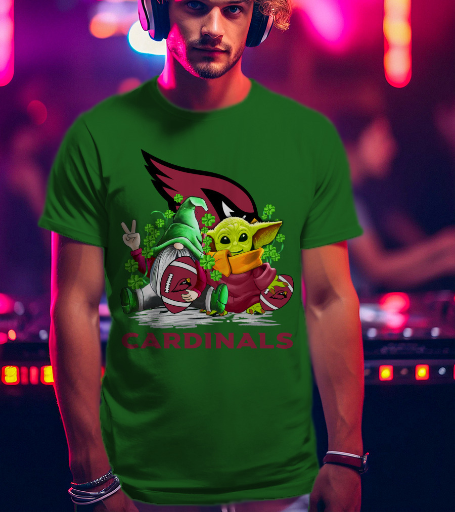 Arizona Cardinals Football Patrick's Day Gnome And Baby Alien With Shamrocks T-Shirt