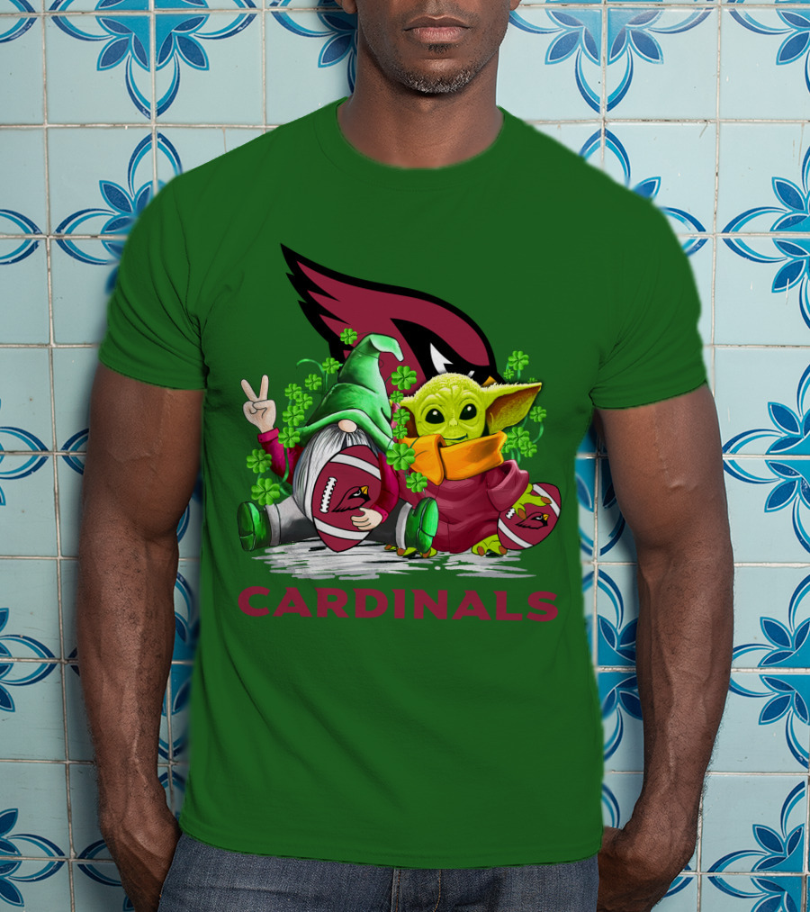 Arizona Cardinals Football Patrick's Day Gnome And Baby Alien With Shamrocks T-Shirt