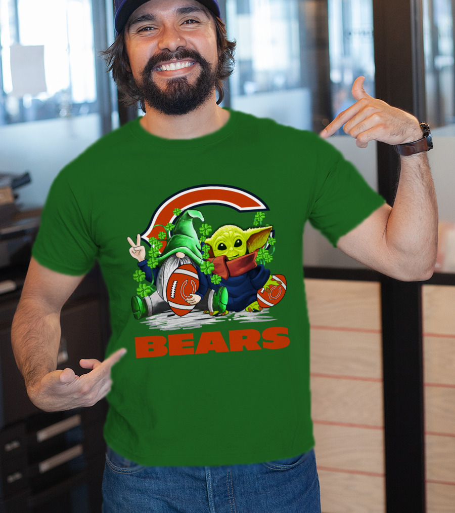 Chicago Bears St. Patrick's Day Football Gnome And Baby Alien T-Shirt