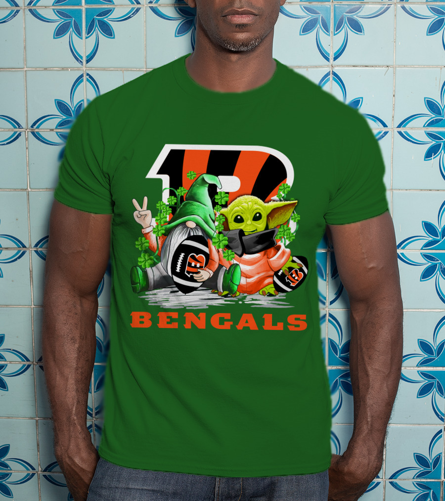 Cincinnati Bengals St. Patrick's Day Gnome And Baby Yoda Football T-Shirt