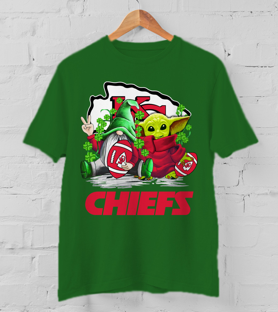 Kansas City Chiefs St. Patrick's Day Football Gnome And Baby Alien T-Shirt