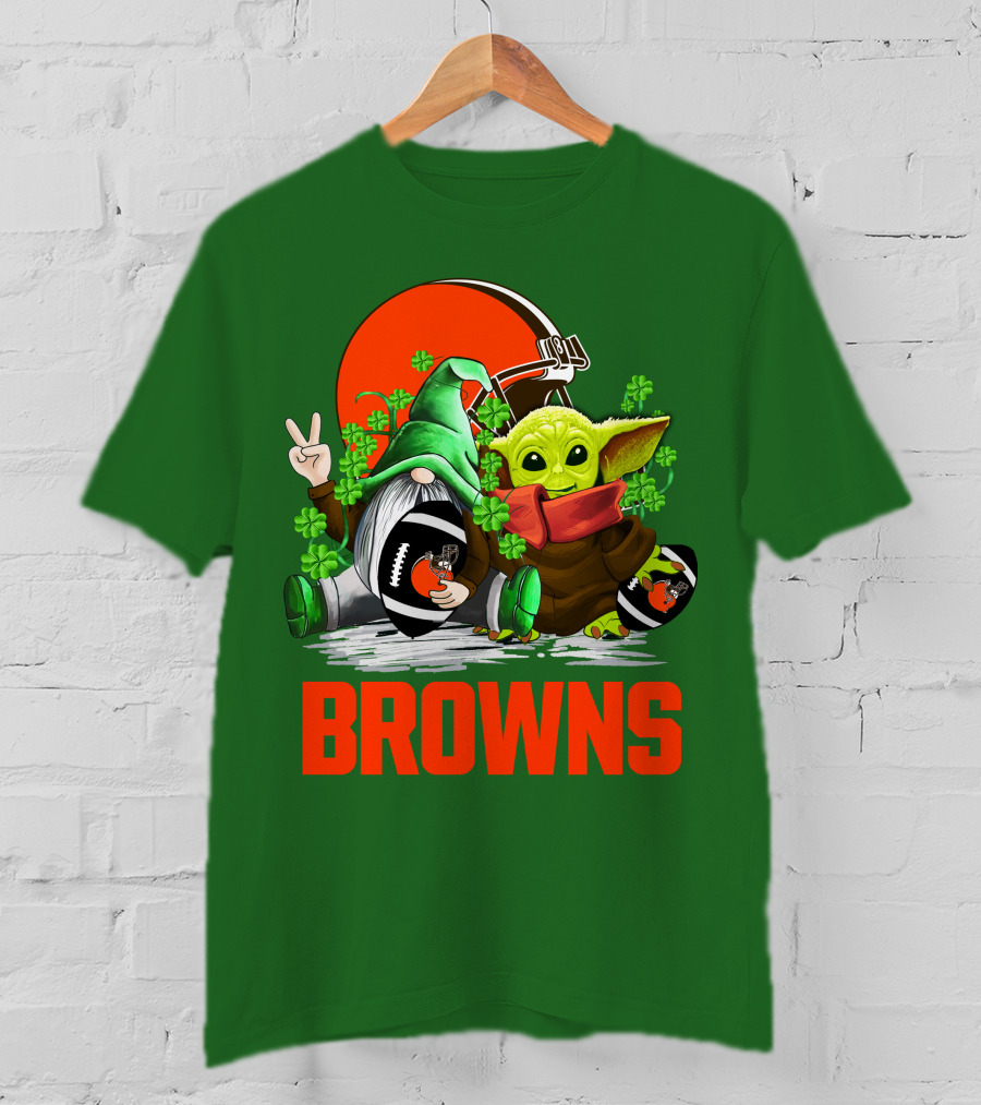 Cleveland Browns Football St. Patrick's Day Gnome And Baby Yoda T-Shirt