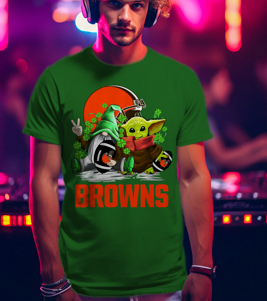 Cleveland Browns Football St. Patrick's Day Gnome And Baby Yoda T-Shirt