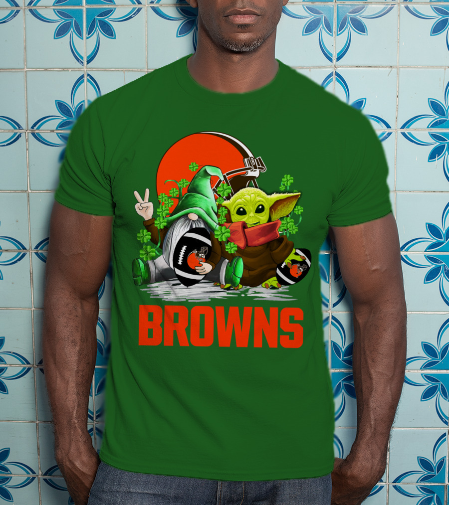 Cleveland Browns Football St. Patrick's Day Gnome And Baby Yoda T-Shirt